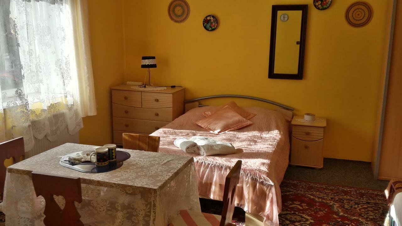 Dom Na Ludowo W Brzeznicy Apartment Brzeznica  ภายนอก รูปภาพ