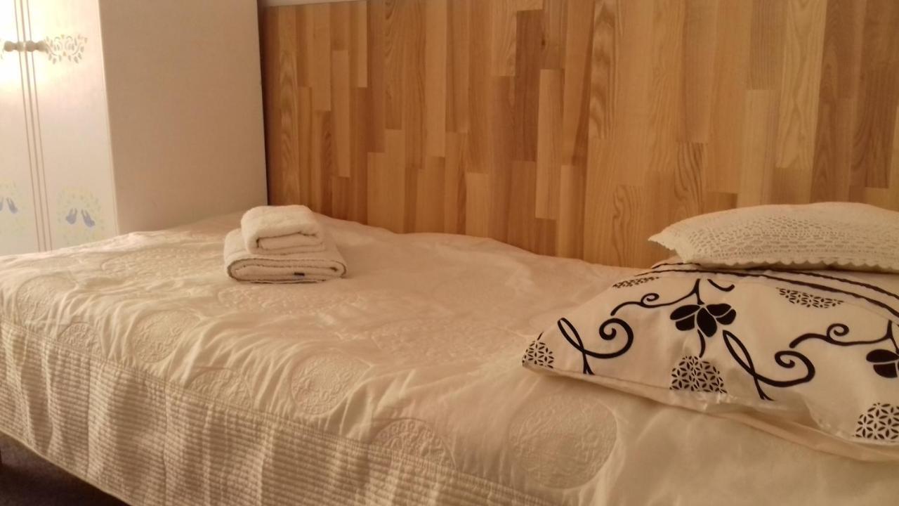 Dom Na Ludowo W Brzeznicy Apartment Brzeznica  ภายนอก รูปภาพ
